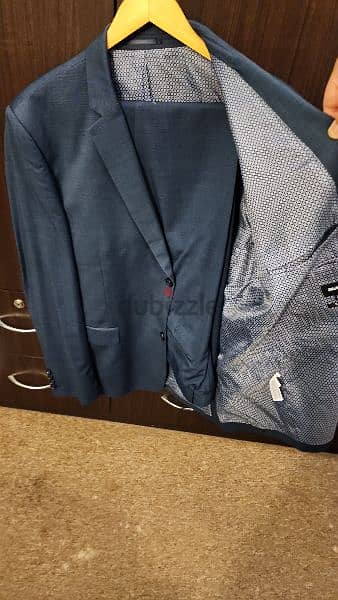 Men's suit, size 42 to 44cm, XL 15