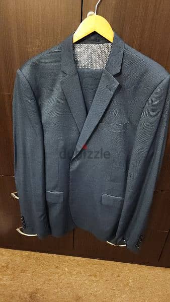 Men's suit, size 42 to 44cm, XL 16