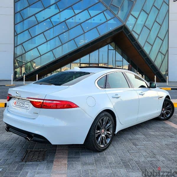Jaguar 2016 XF premium 66673738 3