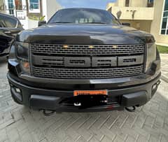 Ford Raptor 2013 SVT 6.2L V8 excellent condition agency maintained!