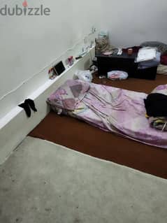 Bed Space Available for 2 Pakistani