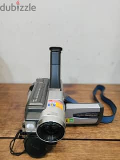 SONY DIGITAL HANDYCAM VISION DCR-TRV130E PAL (IN MINT CONDITION)