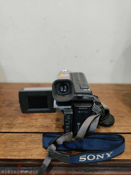 SONY DIGITAL HANDYCAM VISION DCR-TRV130E PAL (IN MINT CONDITION) 10