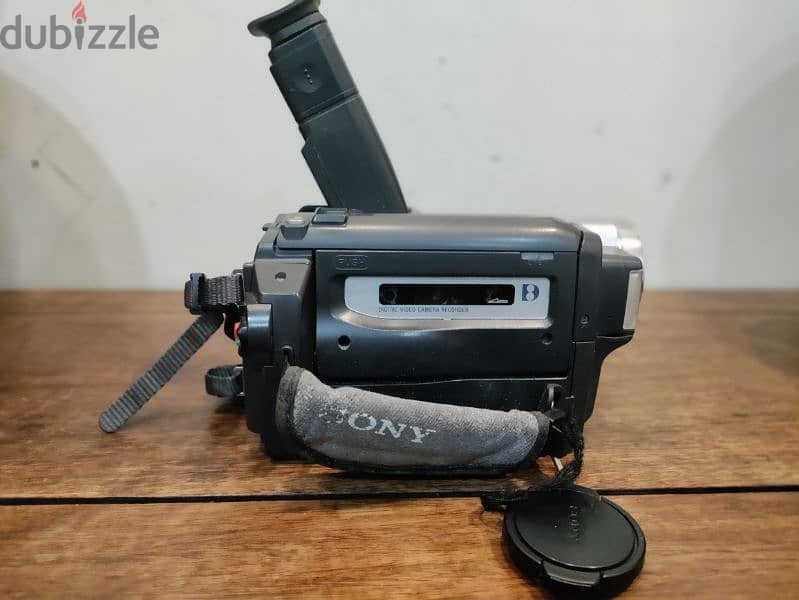 SONY DIGITAL HANDYCAM VISION DCR-TRV130E PAL (IN MINT CONDITION) 12