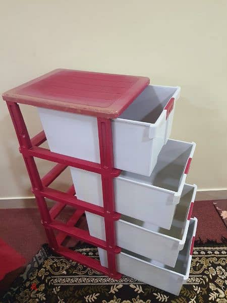contact(36216143) 4 drawers (layers) storage box 
10BD 
Pick up only 2