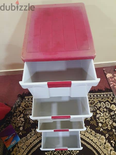 contact(36216143) 4 drawers (layers) storage box 
10BD 
Pick up only 3