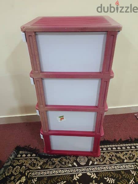 contact(36216143) 4 drawers (layers) storage box 
10BD 
Pick up only 4