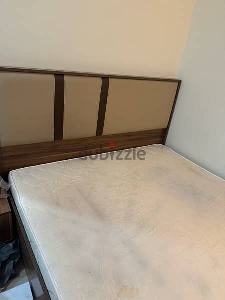 Bedroom set in New condition 3