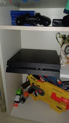 ps4 with  2 games 1 controller 0