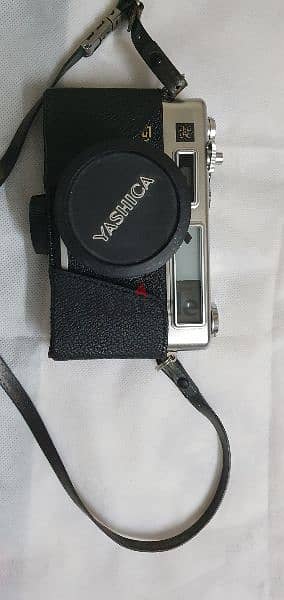 vintage yashica camera with all accesories 2