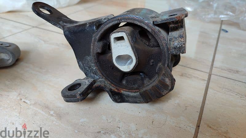 Genuine Engine Mounting of Mazda-3 Sedan 2018 1