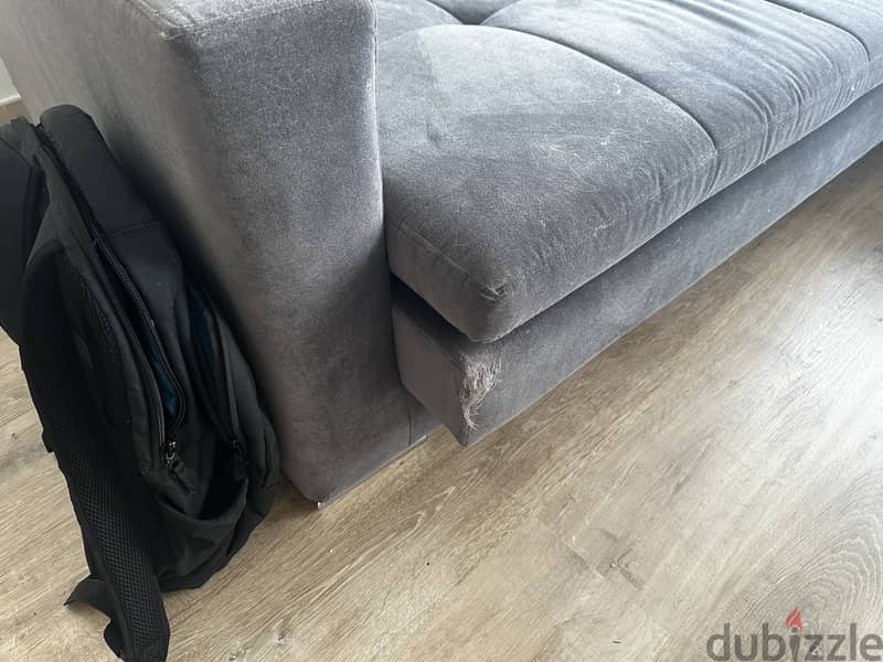 L shape modern Sofa (FINAL OFFEER GOOD CATCH BHD 40) 3