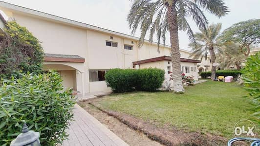 Classic semi furnished 3br compound Townhouse budaiya