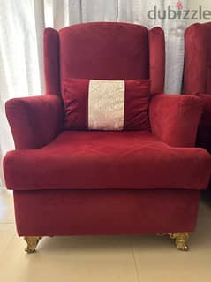 1 Seater Sofa in Excellent Condition For Sale 0