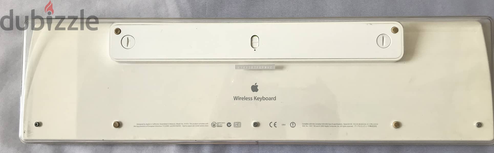 APPLE  White Wireless Full Size Keyboard (Model A1016, English) 1