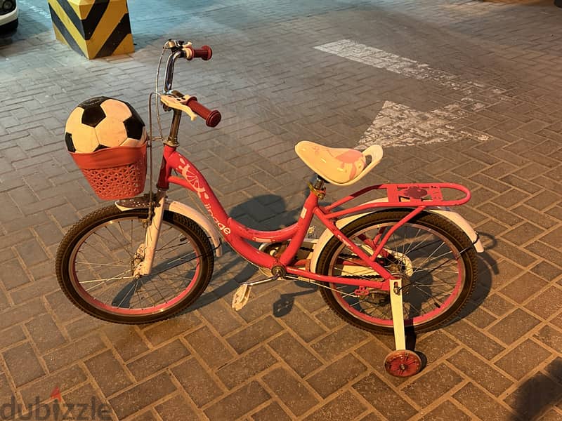 Bicycle for sale - Girls 4 to 10 years can use 1