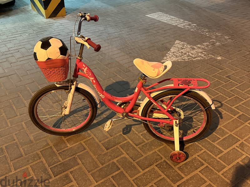 Bicycle for sale - Girls 4 to 10 years can use 2