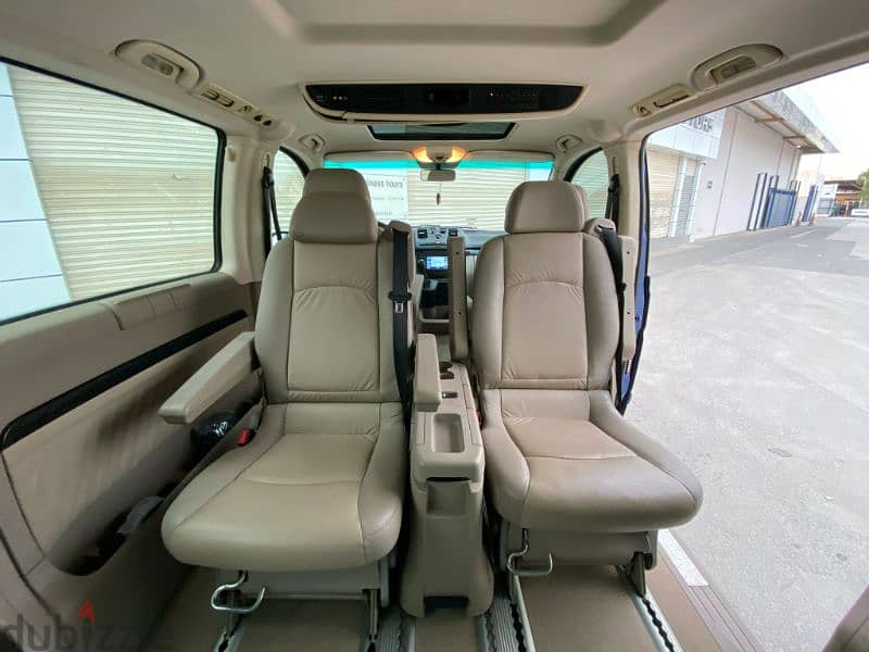 2007 model Well maintained Mercedes Viano 3
