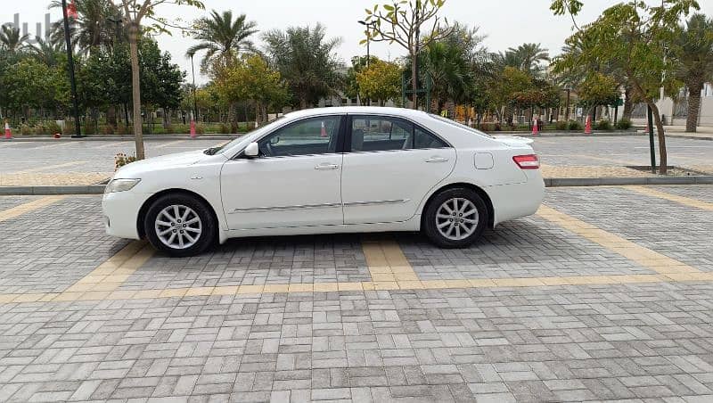 TOYOTA CAMRY  GLX MODEL 2011 WELL MAINTAINED CAR FOR SALE URGENTLY 2