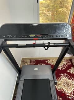 Heavy-Duty Treadmil for Sale - Like New, Great Price!