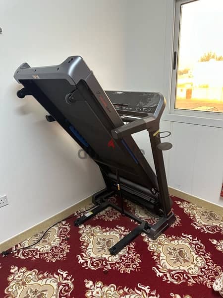 Heavy-Duty Treadmil for Sale - Like New, Great Price! 4
