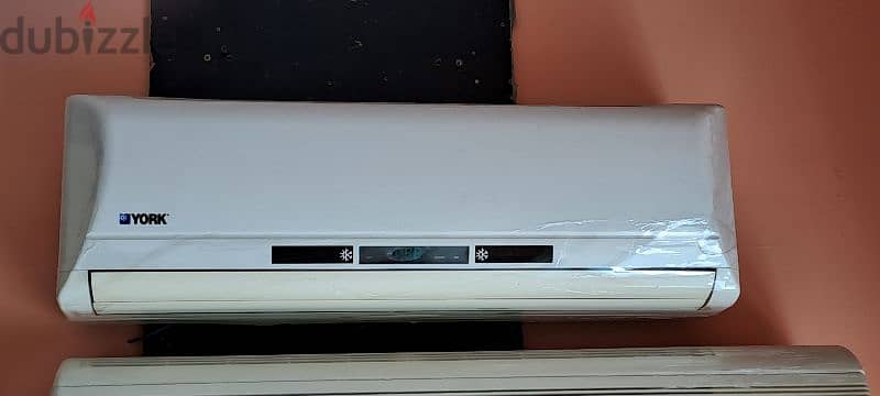 Excellent Condition Secondhand Window Ac Available 3