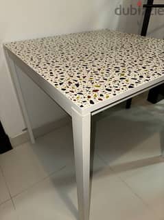 IKEA Table , almost new perfect condition 0