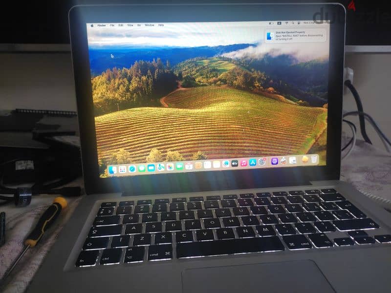 MacBook pro core i5 8 gb ram 500hhf 2
