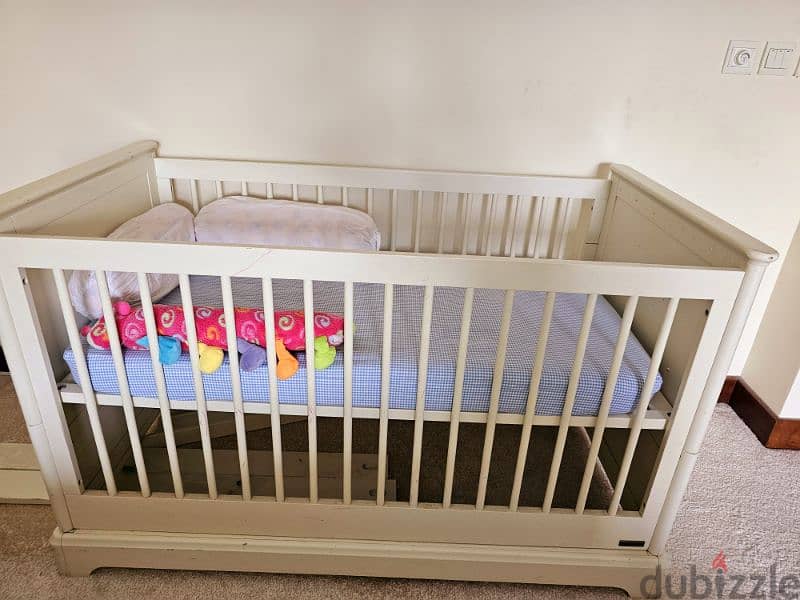 mamas and papas cot/ toddler bed 1