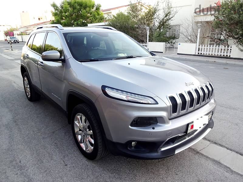 Jeep Cherokee LTD 3.2 L 2015 Silver V6 Full Option 4WD Well Maintained 11
