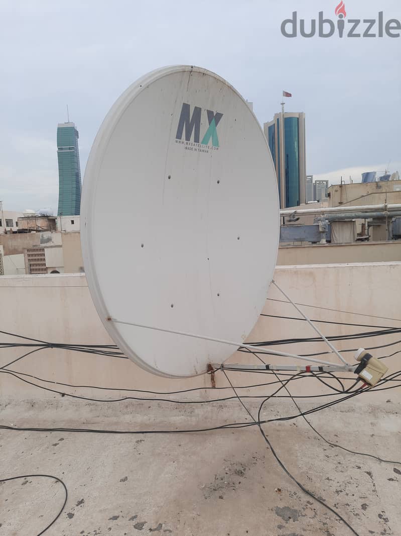 TV, Airtel receiver and Big Dish Antena 3