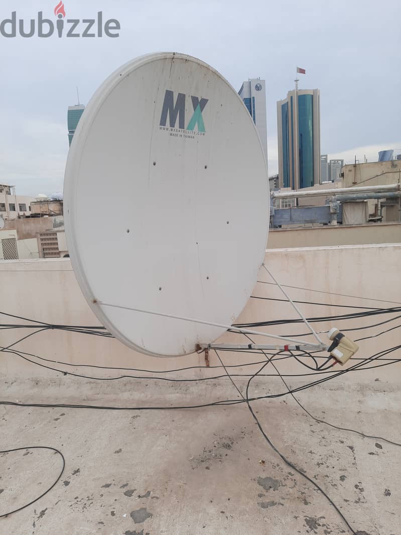 TV, Airtel receiver and Big Dish Antena 4