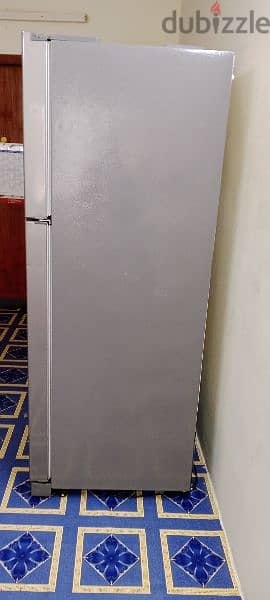 deawoo fridge good condition big size. 650 letter 4