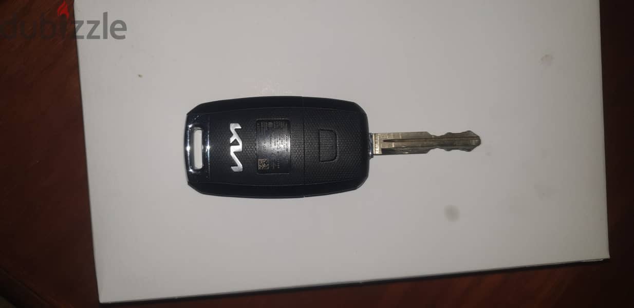 للبيع مفتاح Kia اصلي ب ١٥ دينار 1