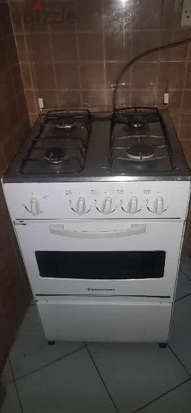 4 Burner Gas stove and oven 1