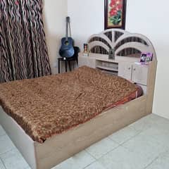 king size bed with new mattress in very good condition 0