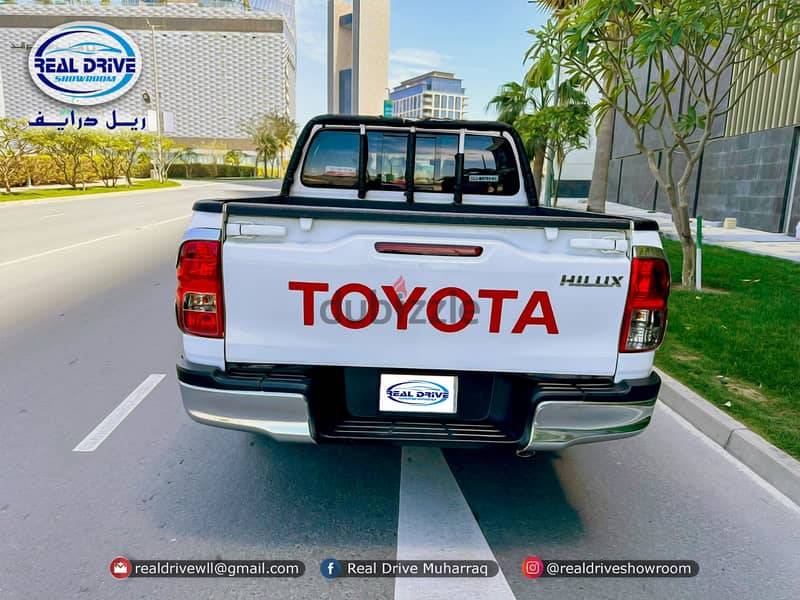 ** BANK LOAN AVAILABLE ** TOYOTA HILUX 2.7L DOUBLE CABIN  Year-2020 En 7