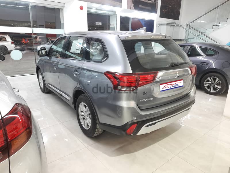 Mitsubishi Outlander 2020 used for sale in bahrain 2