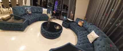 Fancy sofa set with 5 tables and 2 chairsطقم كنب فاخر مكون من 5 طاولات