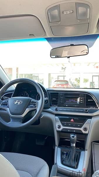 Hyundai Elantra 2018 5