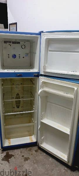 Refrigerator. 35913202 6