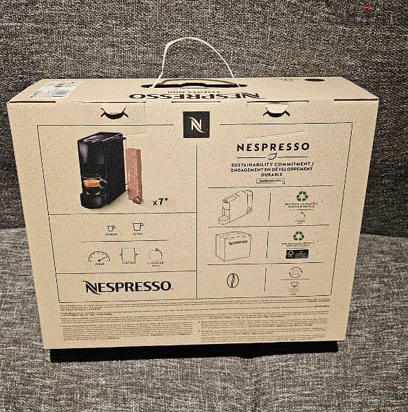 Brad New Nespresso Essenza Espreso Maker C30-ME with 7 coffee capsules 1