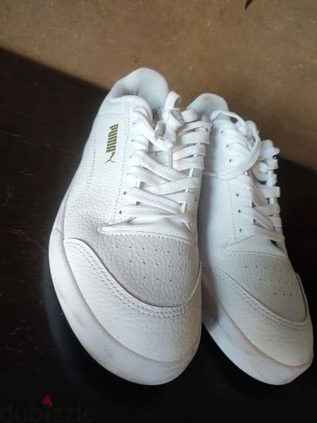 size 7 one day used original puma white sneakers 2