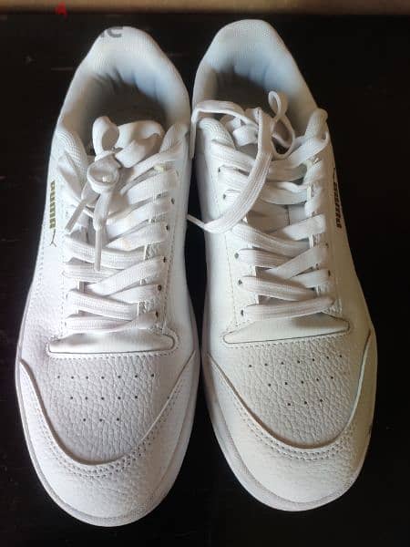 size 7 one day used original puma white sneakers 4