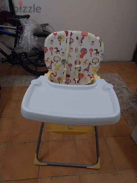 baby feeding chair avilable 0