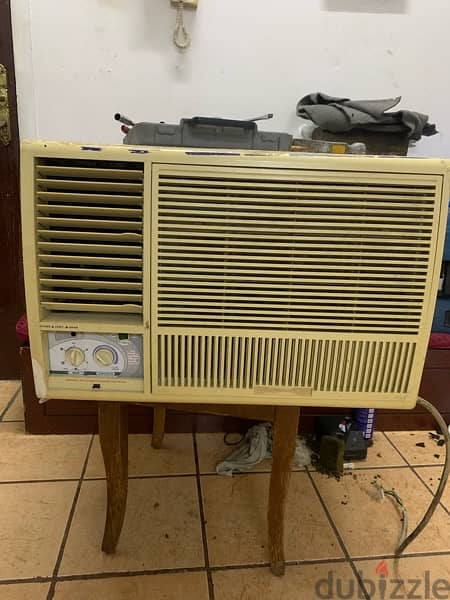 pearl ac 2 ton for sale in good condition very cool 1