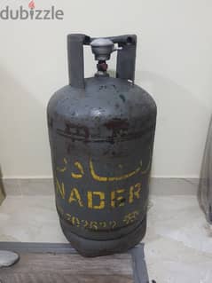 cont(36216143)Nader gas cylinder medium size 20kg with regulator 22BD