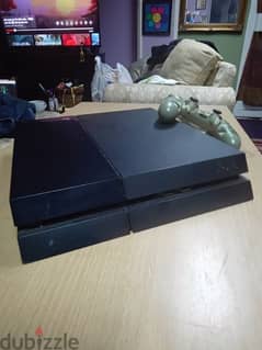 PS4 in very good condition with one army console