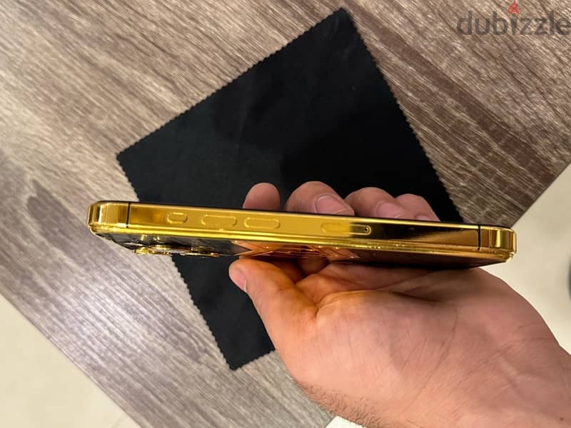 iphone 15Pro 256GB Gold24KT 1