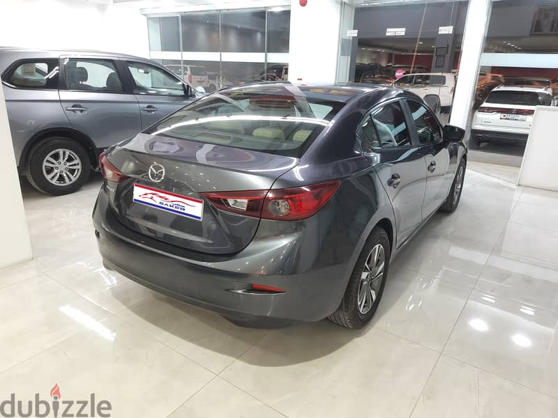 Mazda 3 model 2018 used for sale in excellent condition 3